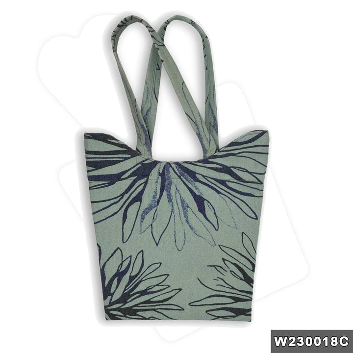 <p>Durable and luxrious tote bag with a vibrant double-sided Tree Leaves print with a durable outer layer from linen, Size 38 x 39 cm.</p>
<p>Our tote bags are the perfect way to stay stylish and eco-friendly at the same time. our bags are strong and durable enough to carry all your essentials, while also being kind to the environment.</p>
<p>With a variety of colors and styles to choose from, you're sure to find the perfect canvas bag to match your personality. And because our bags are machine-washable, th